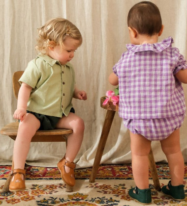 Chaussons ou chaussures pour bébé, lesquels sont les plus adaptés ?