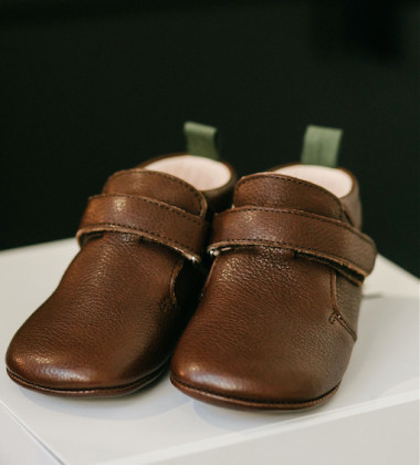 Les chaussures bébé à scratchs