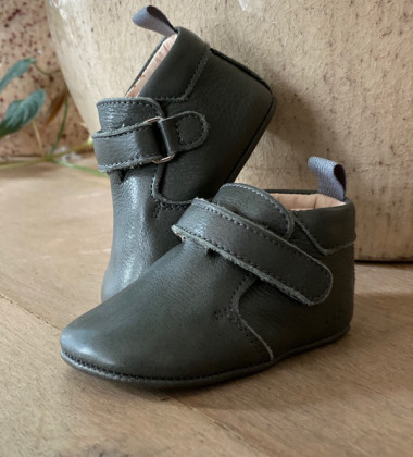 Quelles chaussures premiers pas choisir en automne pour bébé ?