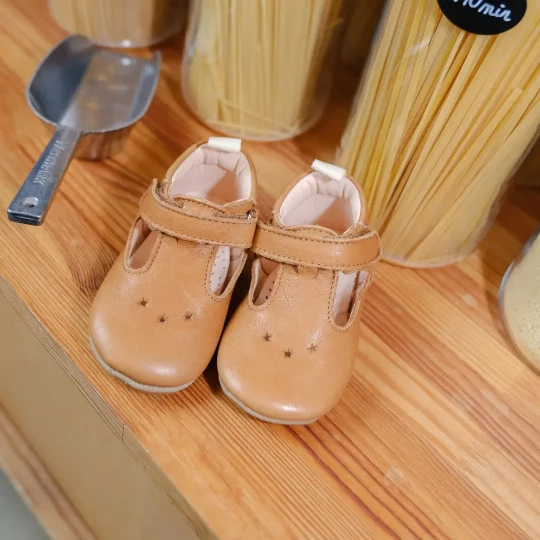 Chaussons bébé César marron