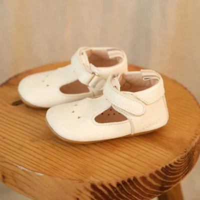 Chaussons bébé César blanc cassé