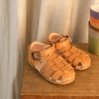 Chaussures premiers pas souples Ernest Marron