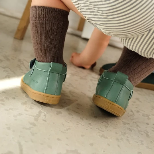 Chaussettes bébé côtelées taupe