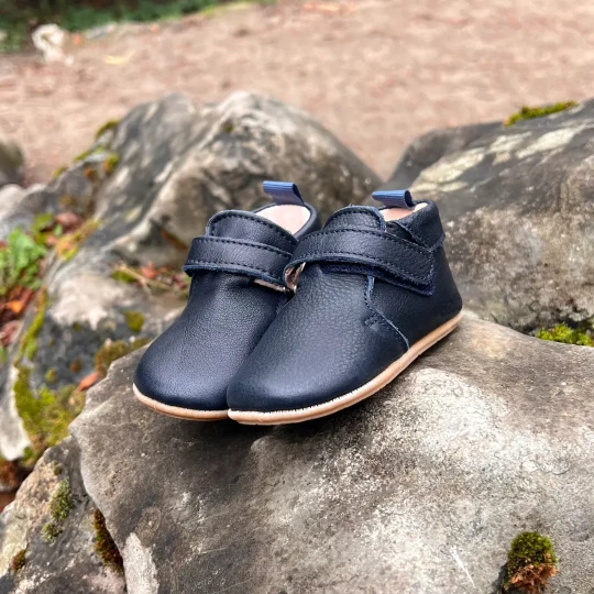 Chaussons bebe Achille bleu marine Lazare Kids Shoes