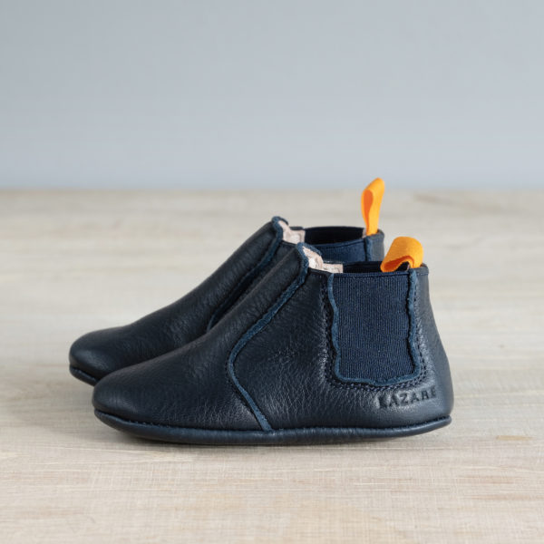 chausson chelsea boots bleu marine de profil