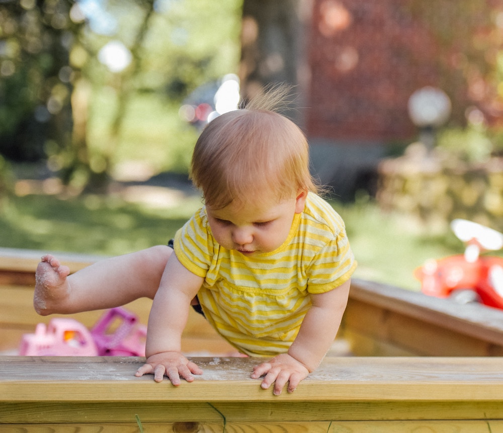 Quand faut-il mettre des chaussures à bébé ?