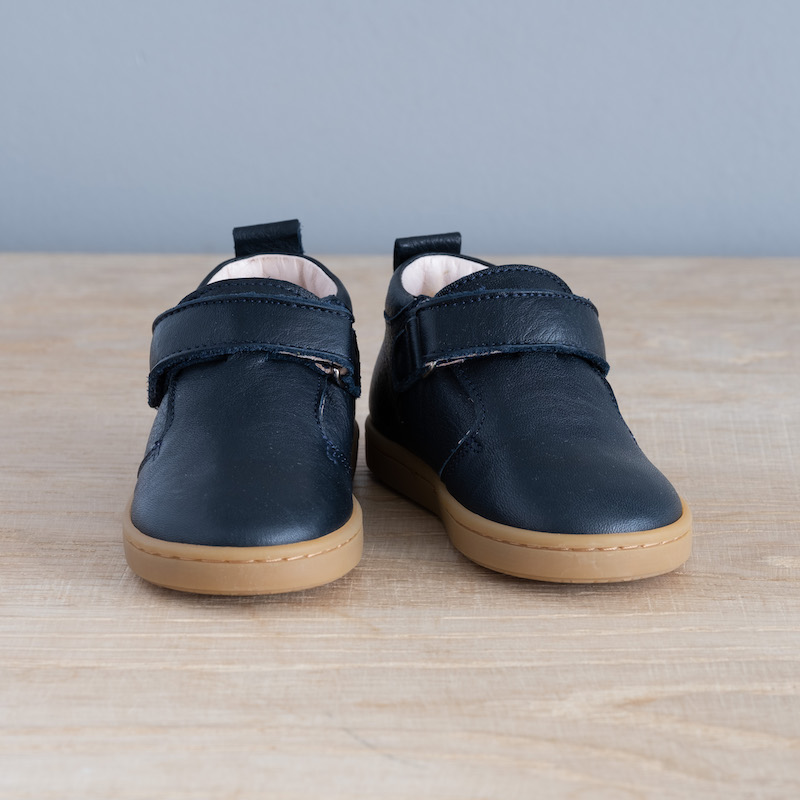 Chaussures premiers pas Jules bleu marine et miel Lazare Kids Shoes